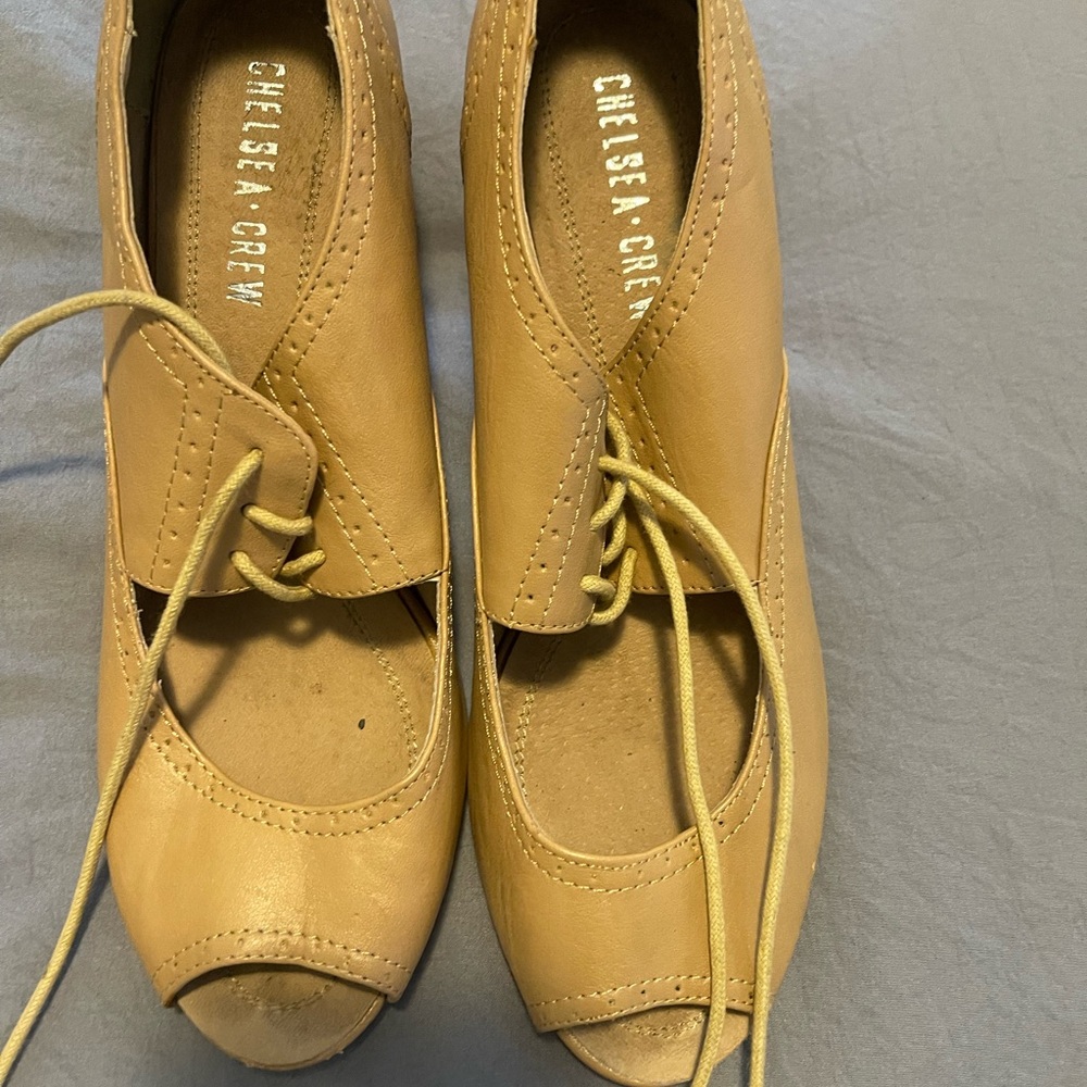 Chelsea Crew Tan Heeled Shoes with Peep Toe